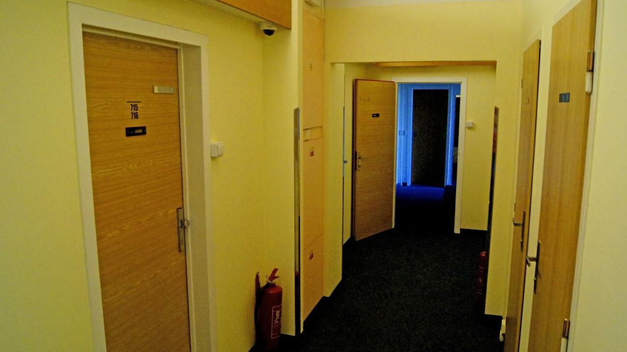 Km House Cerny Most Hostel Prague Exterior photo