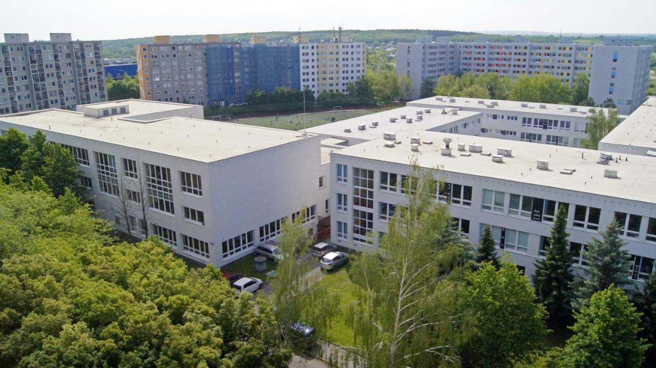 Km House Cerny Most Hostel Prague Exterior photo