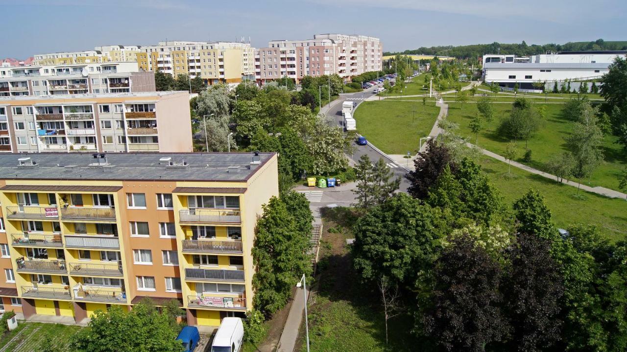 Km House Cerny Most Hostel Prague Exterior photo